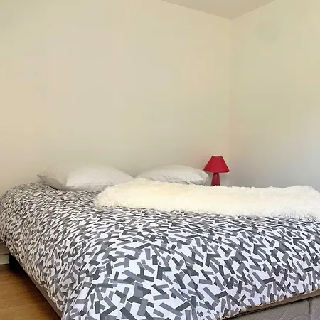 Charmante Maison Mitoyenne Située à *