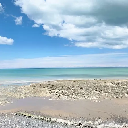 Charmante Maison Mitoyenne Située à Hébergement de vacances *